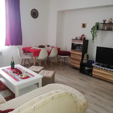 Apartman Petra Kovarska Екстер'єр фото